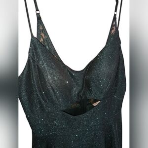 Elegant Emerald Green Evening Dress Gown - Homecoming - Prom